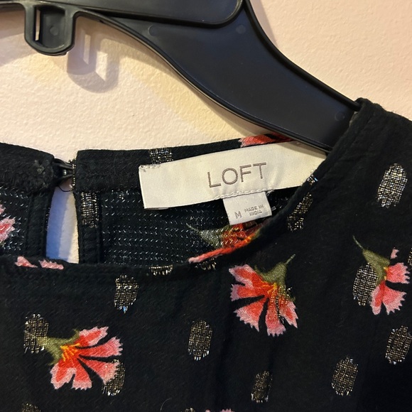 LOFT Black Blouse with Pink Floral Design Women’s M - Picture 3 of 8